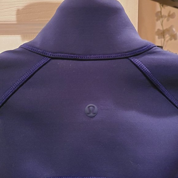 Lululemon Mock Cropped Jacket - size 8 - Picture 5 of 6